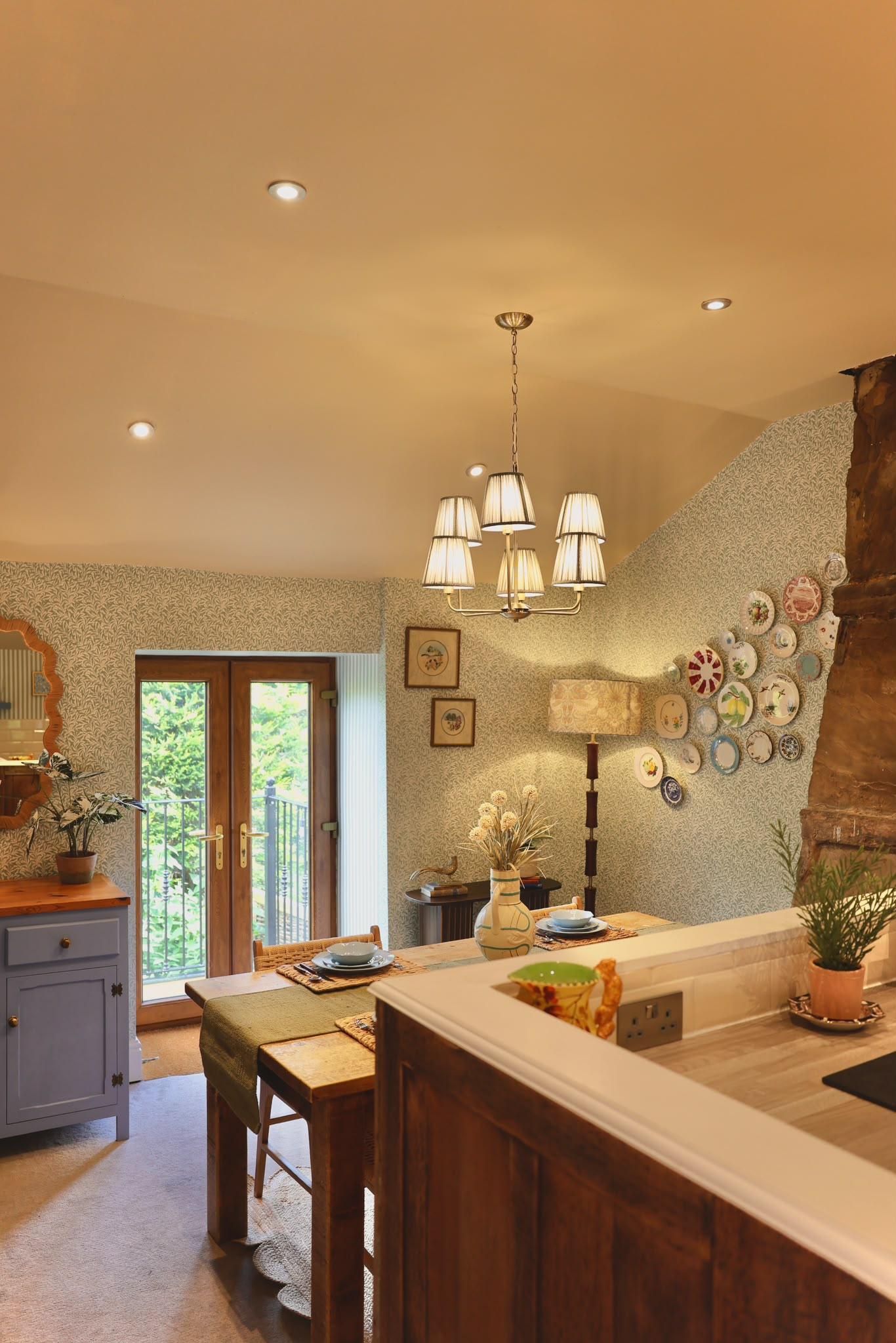 Dining area 11