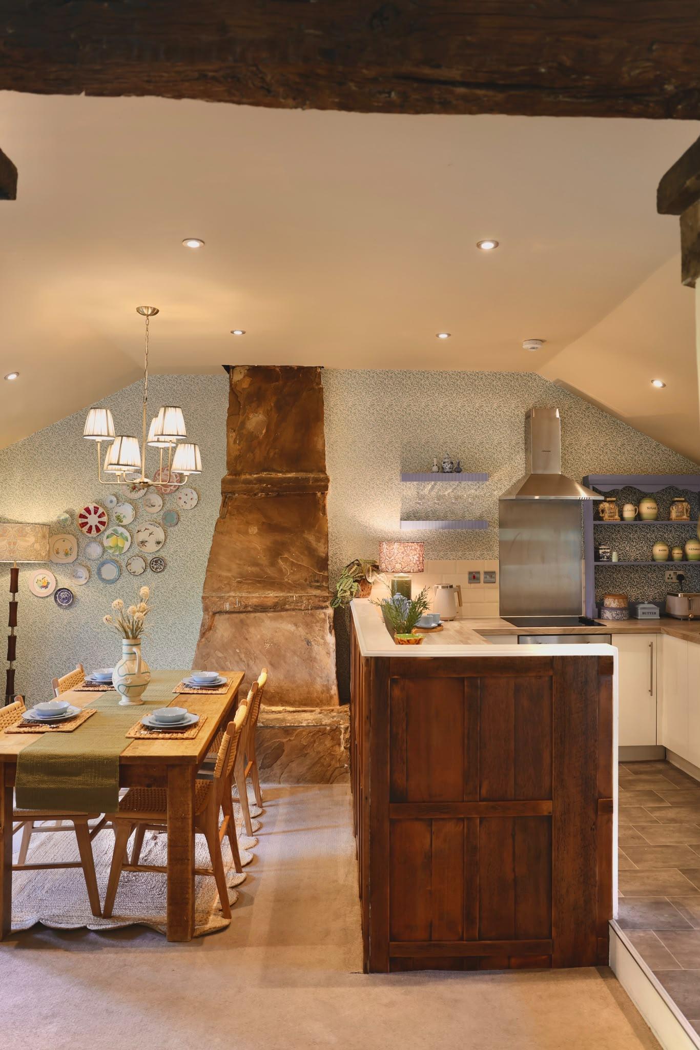 kitchen and dinin 1